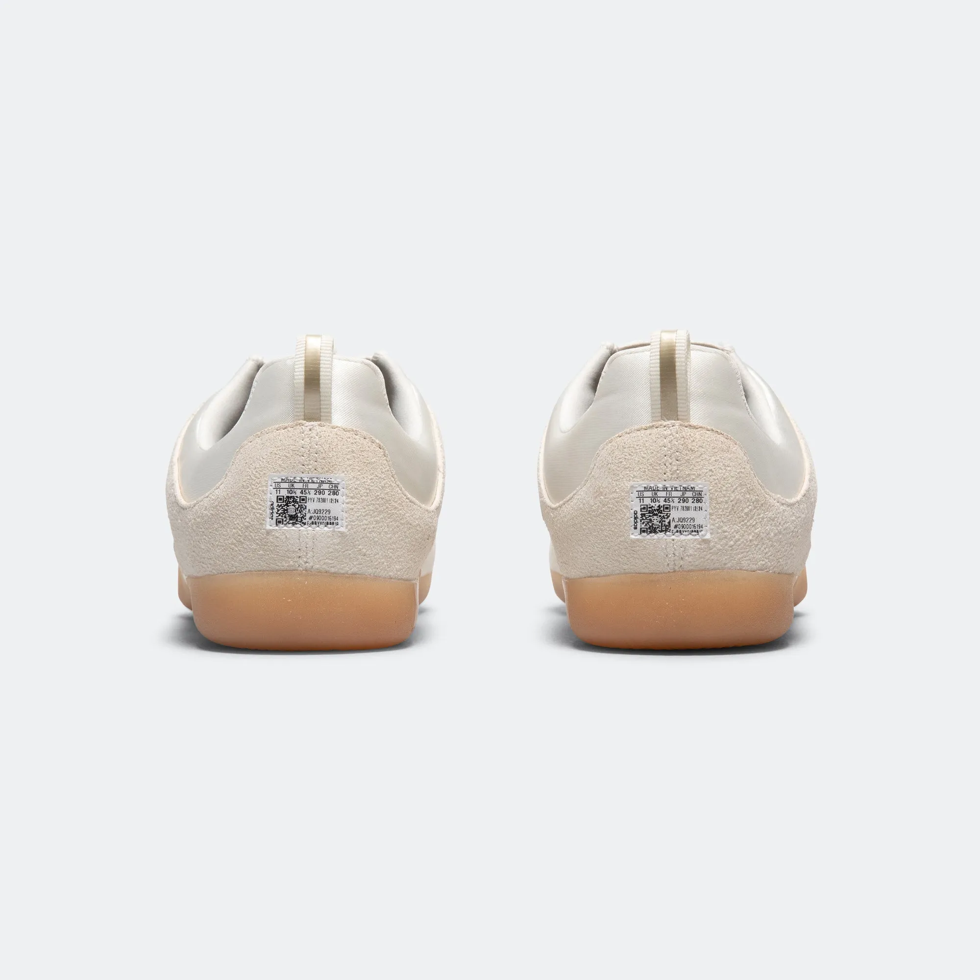 Ballerina x Bad Bunny - Off White/Core Black-Gum