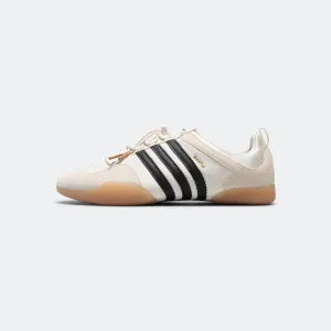 Ballerina x Bad Bunny - Off White/Core Black-Gum
