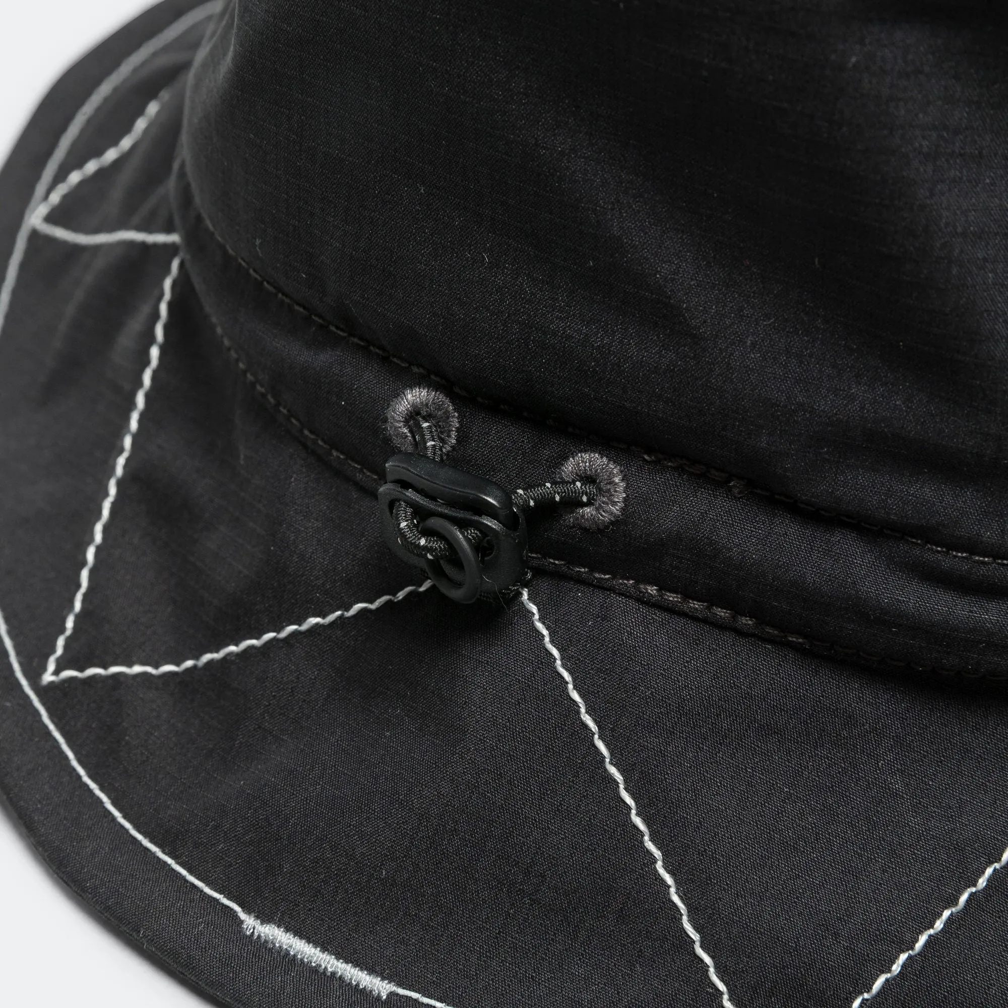ZigZag Stitch Hat x and wander - Black
